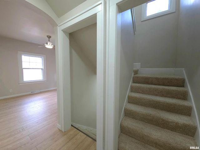 720 W LOUCKS Avenue, Peoria, IL 61604