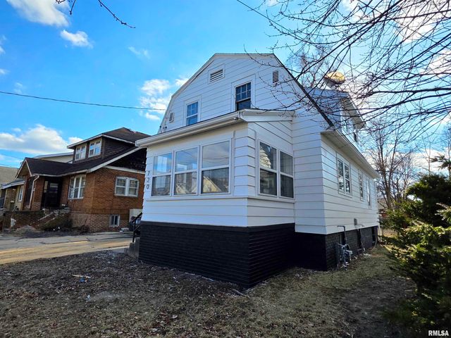 720 W LOUCKS Avenue, Peoria, IL 61604