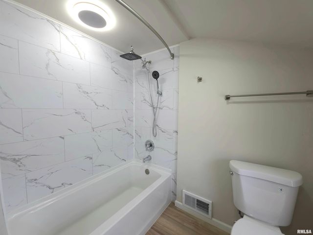 720 W LOUCKS Avenue, Peoria, IL 61604