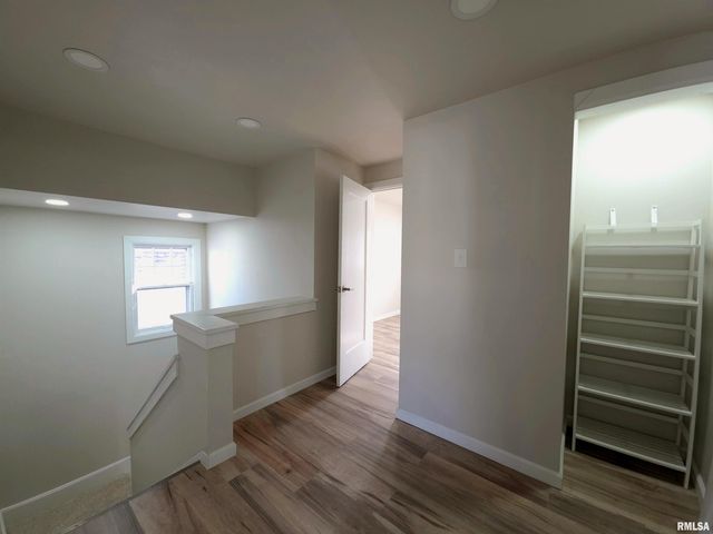 720 W LOUCKS Avenue, Peoria, IL 61604