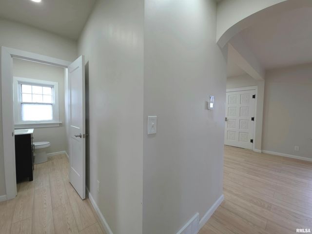 720 W LOUCKS Avenue, Peoria, IL 61604