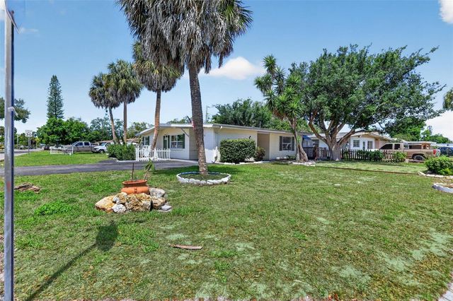 5828 22ND STREET W, Bradenton, FL 34207