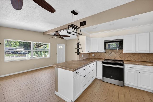 5828 22ND STREET W, Bradenton, FL 34207