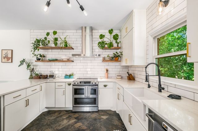 6120 Stillmeadow Dr, Nashville, TN 37211