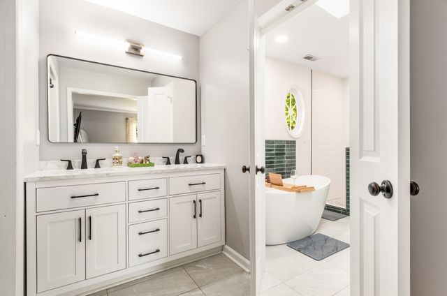 6120 Stillmeadow Dr, Nashville, TN 37211