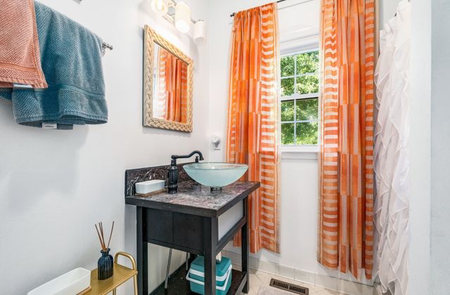 6120 Stillmeadow Dr, Nashville, TN 37211