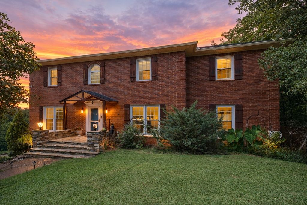 6120 Stillmeadow Dr, Nashville, TN 37211