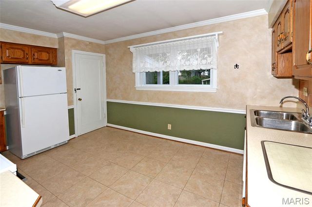 10501 Saint Michael Lane, St Ann, MO 63074