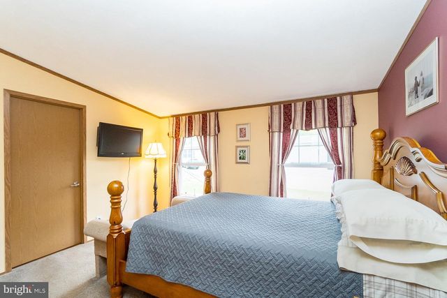 232 YANKEE T 284, Quakertown, PA 18951