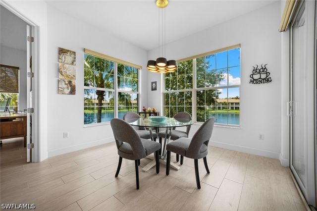 8062 Signature Club CIR 201, Naples, FL 34113