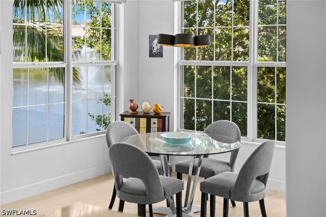 8062 Signature Club CIR 201, Naples, FL 34113
