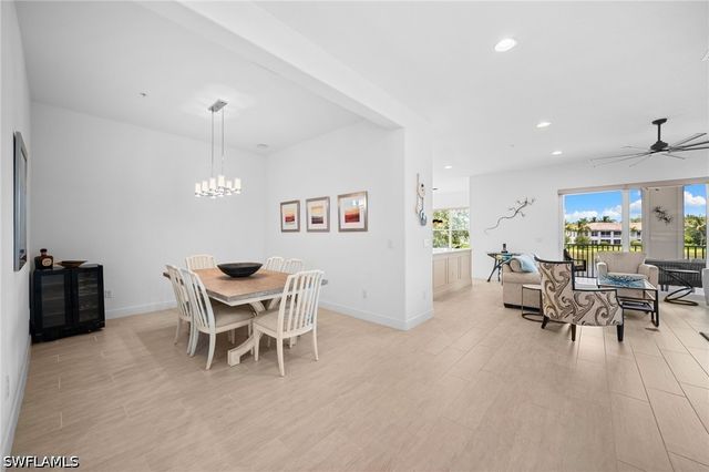 8062 Signature Club CIR 201, Naples, FL 34113