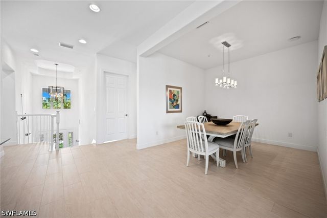 8062 Signature Club CIR 201, Naples, FL 34113