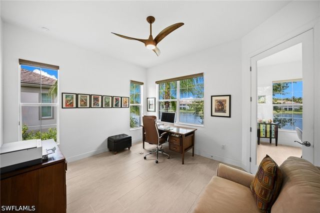 8062 Signature Club CIR 201, Naples, FL 34113