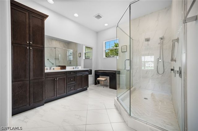8062 Signature Club CIR 201, Naples, FL 34113