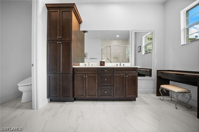8062 Signature Club CIR 201, Naples, FL 34113