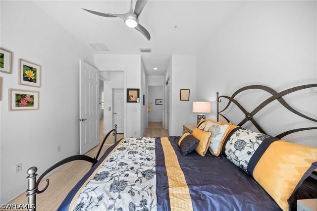 8062 Signature Club CIR 201, Naples, FL 34113