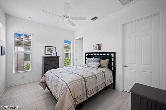 8062 Signature Club CIR 201, Naples, FL 34113
