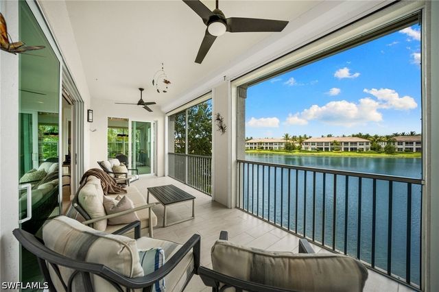 8062 Signature Club CIR 201, Naples, FL 34113