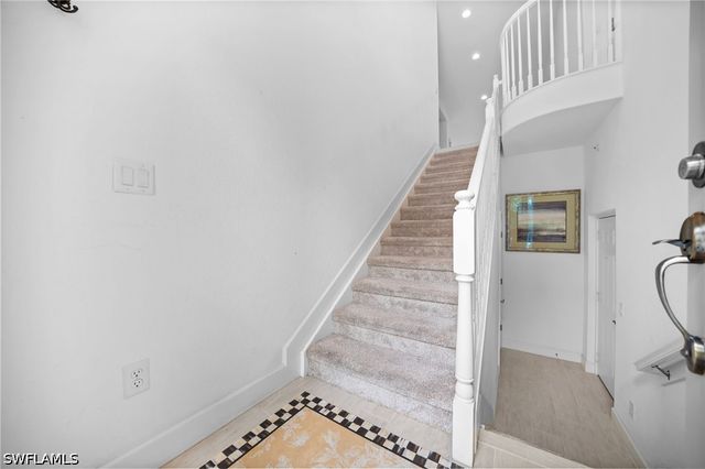 8062 Signature Club CIR 201, Naples, FL 34113