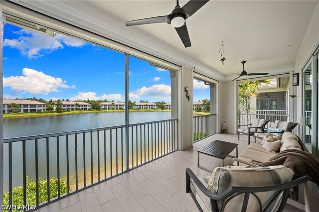 8062 Signature Club CIR 201, Naples, FL 34113