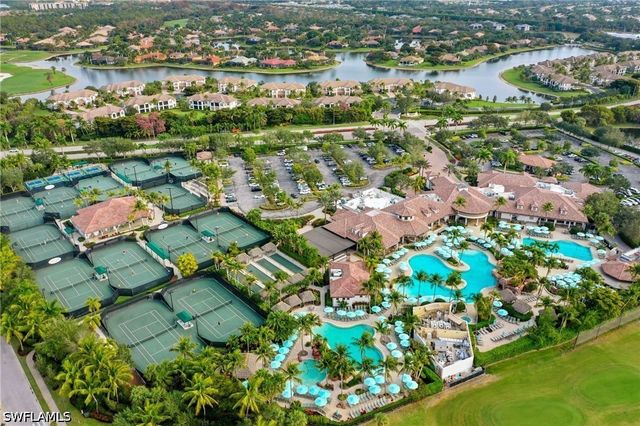 8062 Signature Club CIR 201, Naples, FL 34113