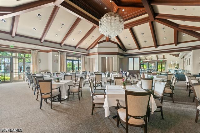 8062 Signature Club CIR 201, Naples, FL 34113