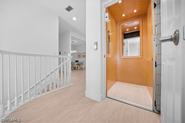 8062 Signature Club CIR 201, Naples, FL 34113