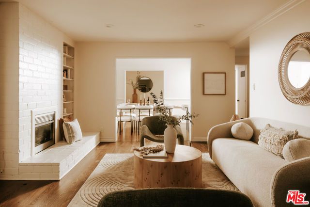 22251 Kittridge Street, Los Angeles, CA 91303