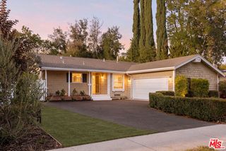 22251 Kittridge Street, Los Angeles, CA 91303