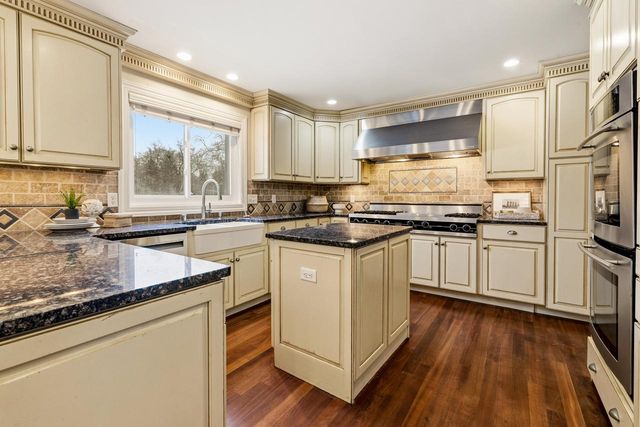 2485 W Fairy Chasm ROAD, River Hills, WI 53217