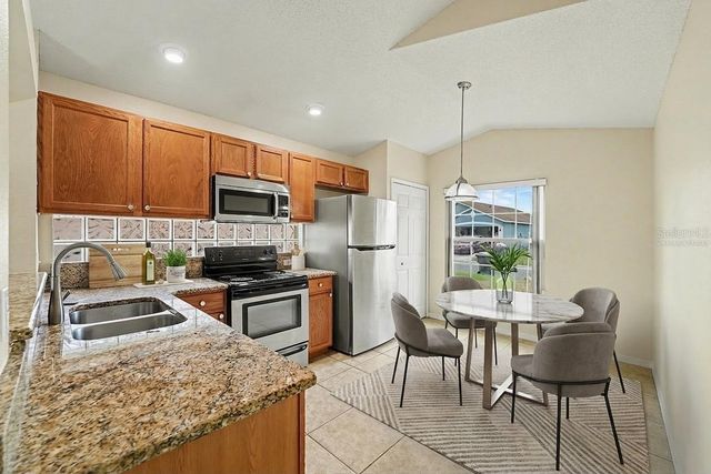 162 CANARY ISLAND CIRCLE, Davenport, FL 33837