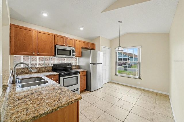 162 CANARY ISLAND CIRCLE, Davenport, FL 33837