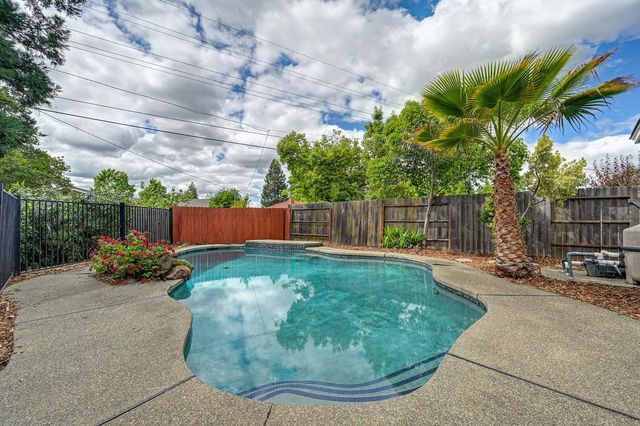 132 Mckiernan Dr, Folsom, CA 95630