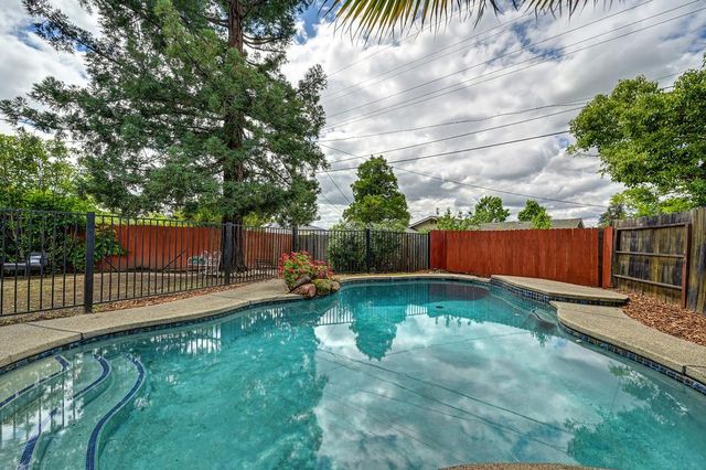 132 Mckiernan Dr, Folsom, CA 95630