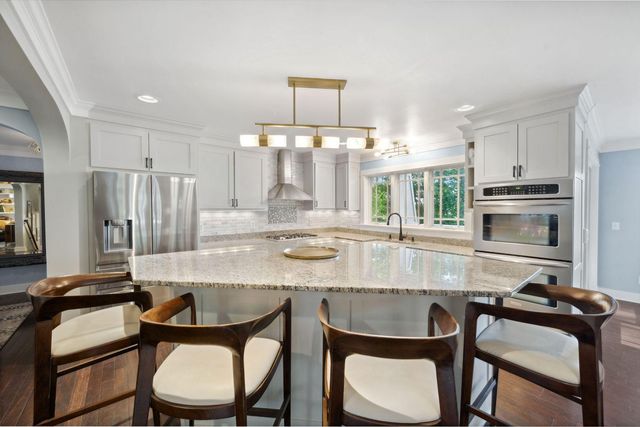 17209 Grays Bay Boulevard, Wayzata, MN 55391