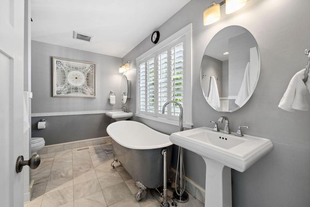 17209 Grays Bay Boulevard, Wayzata, MN 55391