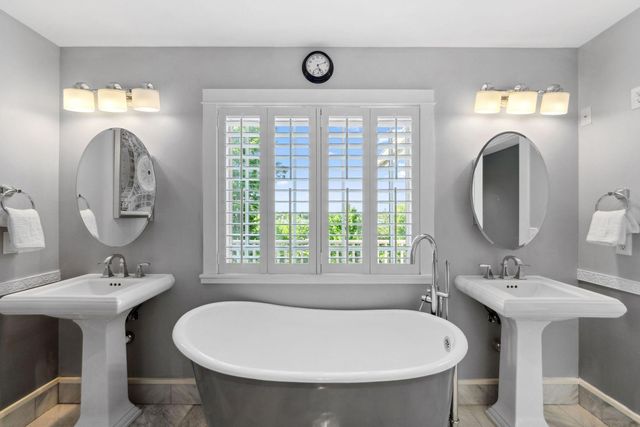 17209 Grays Bay Boulevard, Wayzata, MN 55391