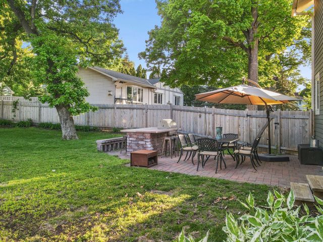 17209 Grays Bay Boulevard, Wayzata, MN 55391