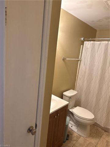 2101 Arbrook Lane, High Point, NC 27265