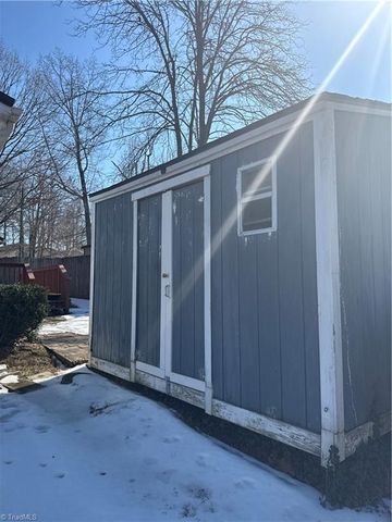 2101 Arbrook Lane, High Point, NC 27265