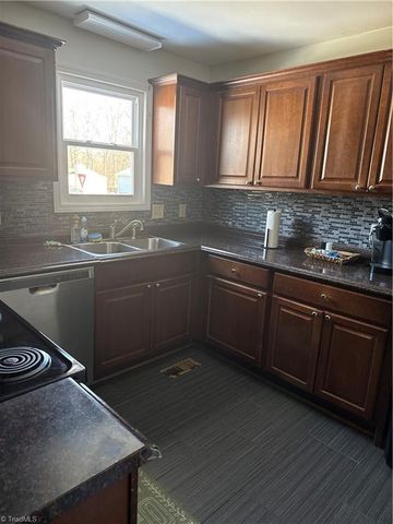 2101 Arbrook Lane, High Point, NC 27265