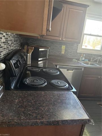 2101 Arbrook Lane, High Point, NC 27265