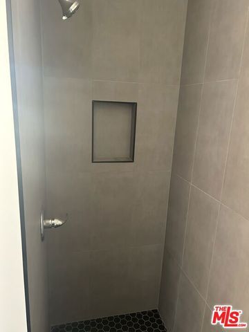 7722 Wish Avenue, Van Nuys (los Angeles), CA 91406