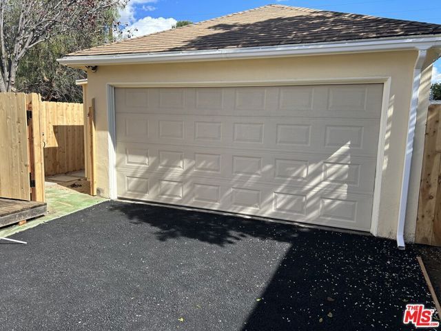 7722 Wish Avenue, Van Nuys (los Angeles), CA 91406