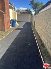 7722 Wish Avenue, Van Nuys (los Angeles), CA 91406