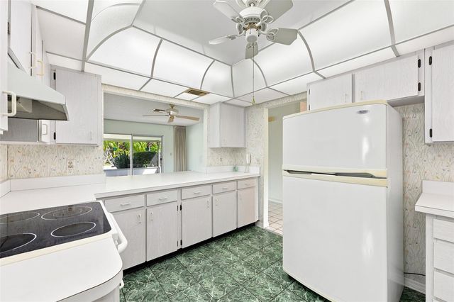127 WINTERSONG LANE, Sun City Center, FL 33573