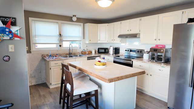 9 Fenwick Street, Nashua, NH 03063