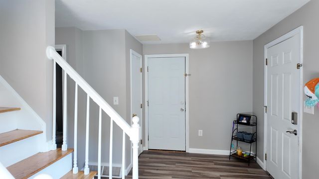 9 Fenwick Street, Nashua, NH 03063