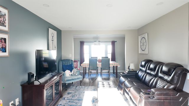 9 Fenwick Street, Nashua, NH 03063